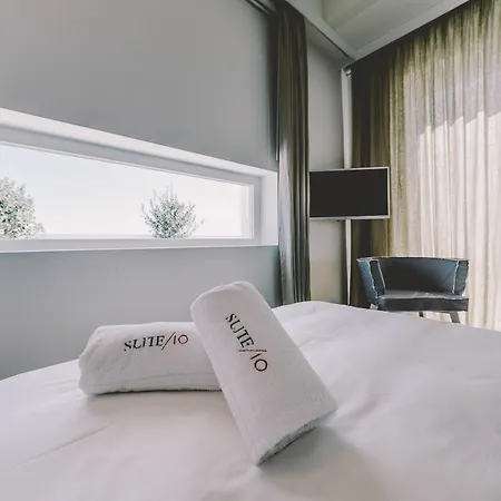 10 Otel 4*